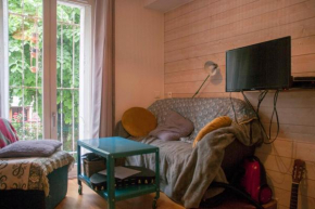 NICE 18 m equipped and ideal for couple in PARIS